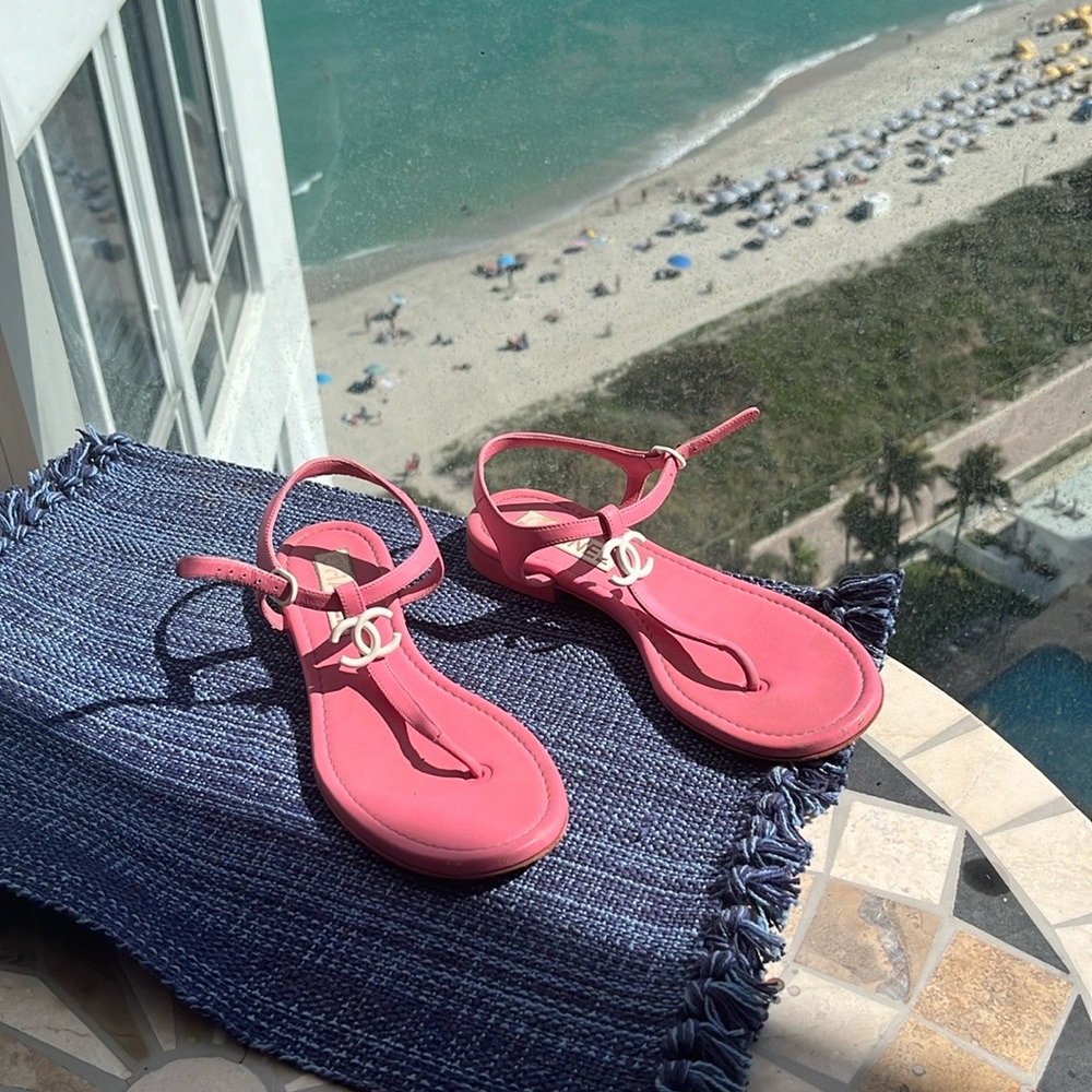 Chanel lambskin sling back sandals - Picture 2 of 3